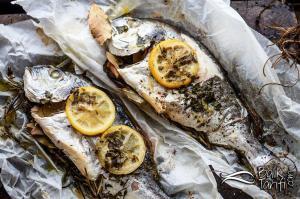 Yağlı kağıtta fırında baharatlı çipura tarifi