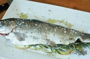 Izgarada biberiyeli kılçıksız alabalık tarifi