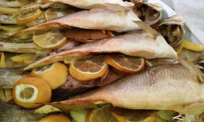 Fırında Patatesli Limonlu Levrek Tarifi